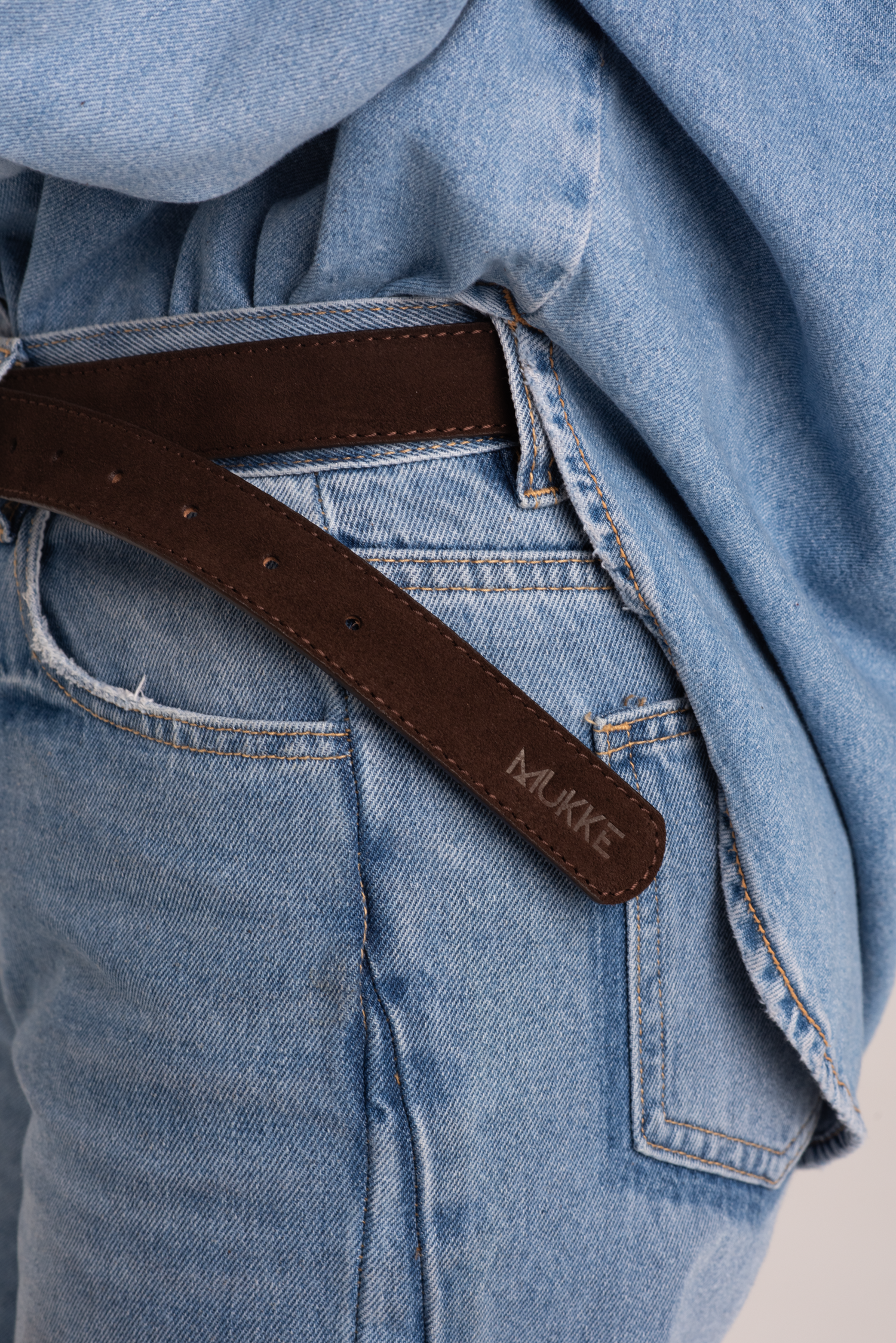 Alternative view of Pasek damski ze skóry zamszowej - gorzka czekolada