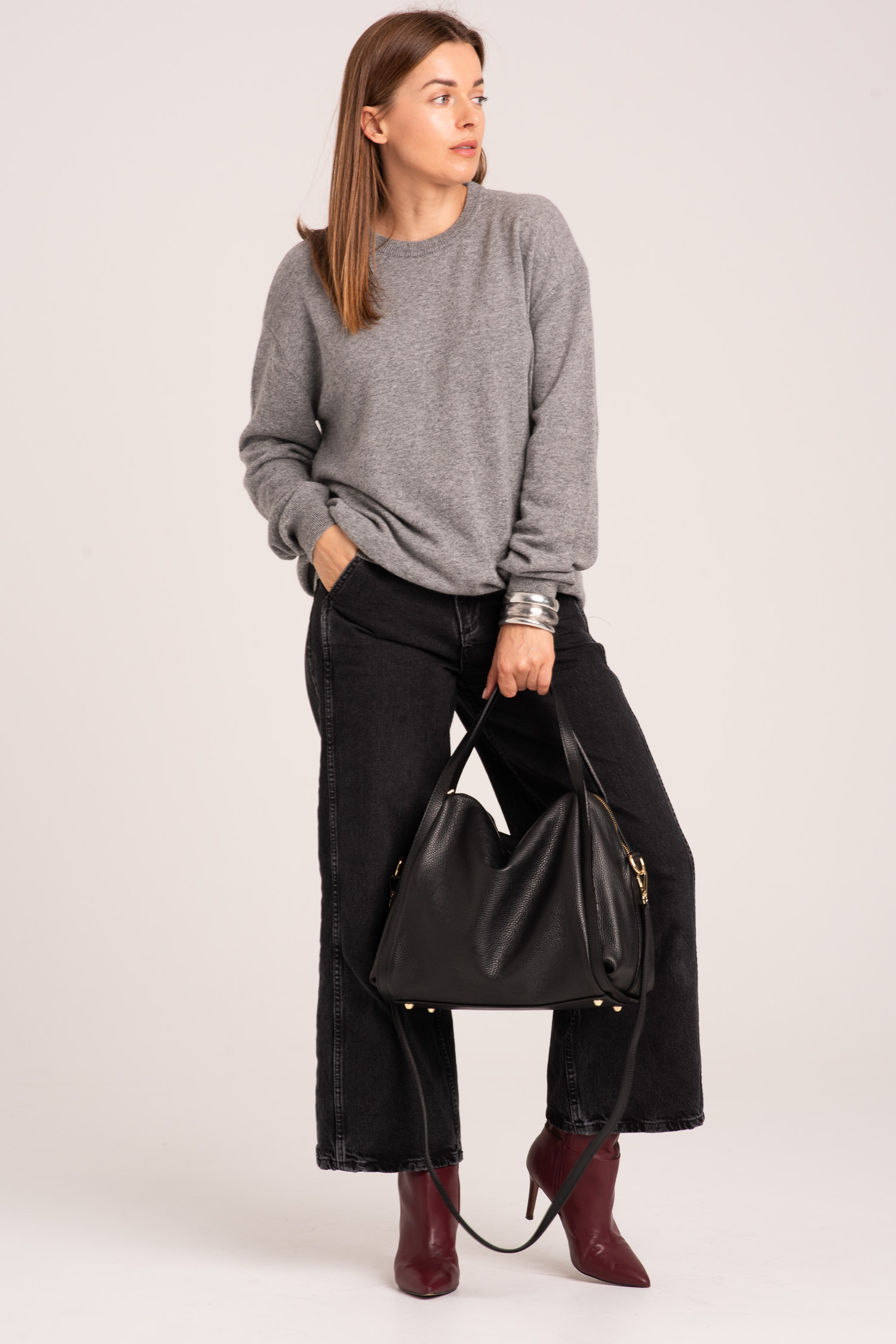 Alternative view of Czarna torebka z średniej wielkości Awanturnica