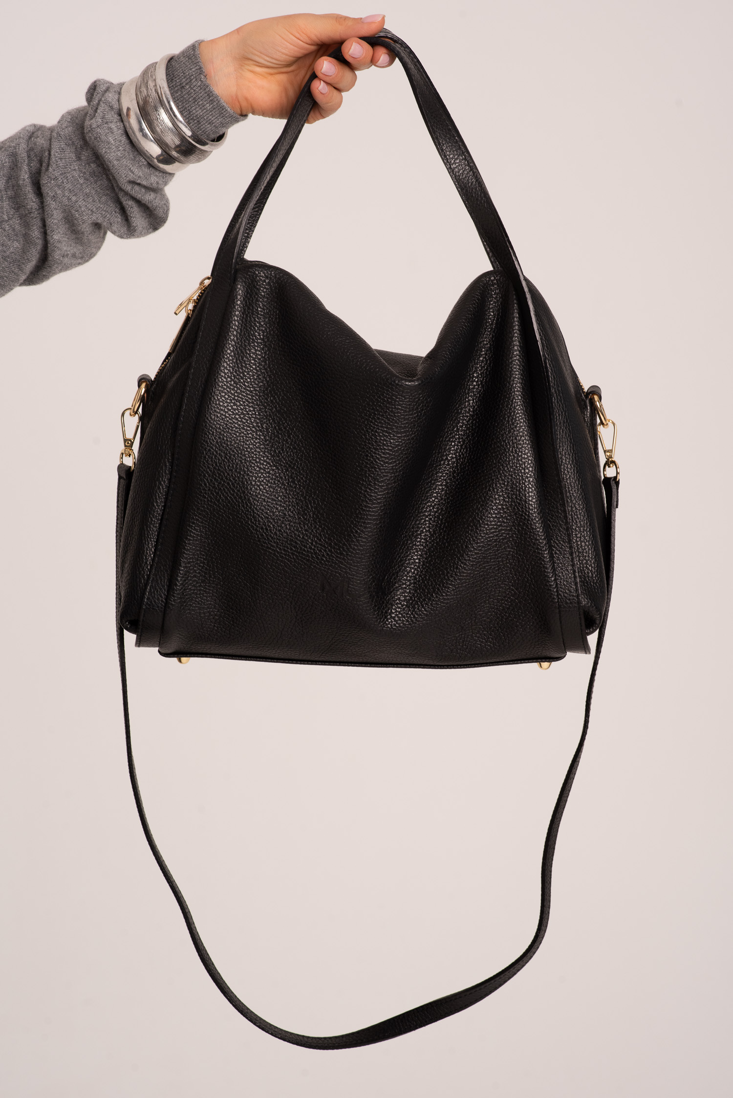 Czarna torebka z średniej wielkości Awanturnica - obrazek 8