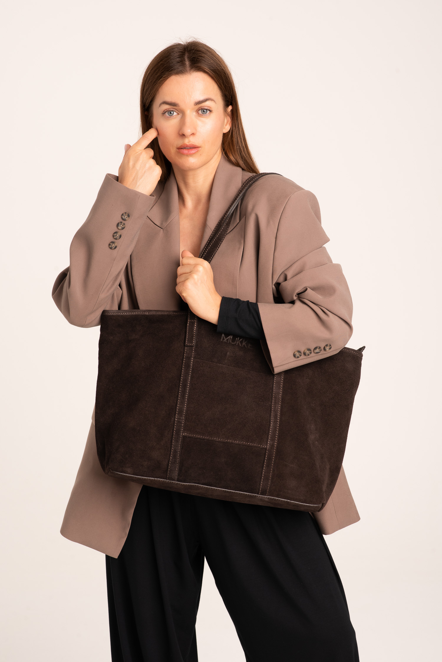 Alternative view of Duży czekoladowy shopper Pewna siebie