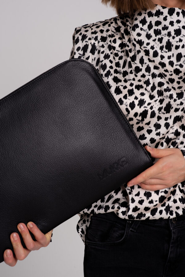 Czarne etui na laptopa „Office Queen” - obrazek 3