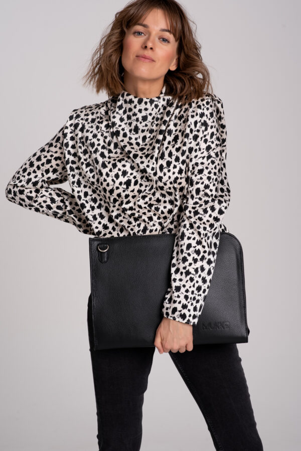 Czarne etui na laptopa „Office Queen”